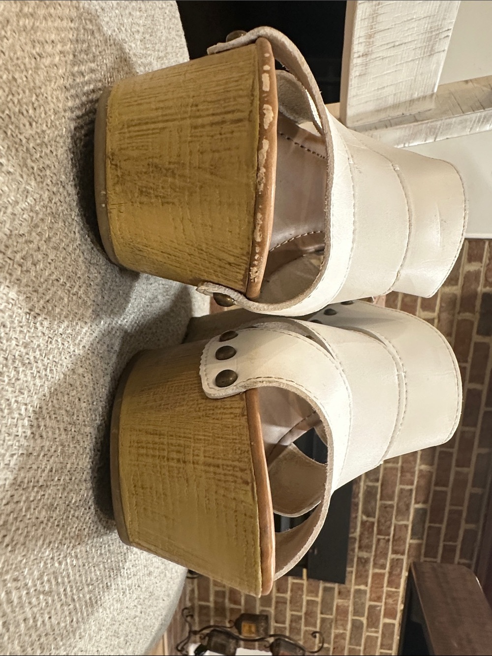 Candie's White Triple-Band Wedges - Picture 4 of 5